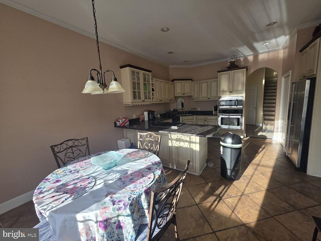 Image 8 of property listing at 12807 KINGS CT, Ocean City, MD 21842