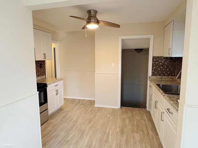 28034 Essex Street, Roseville, MI 48066