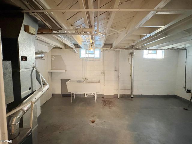 28034 Essex Street, Roseville, MI 48066