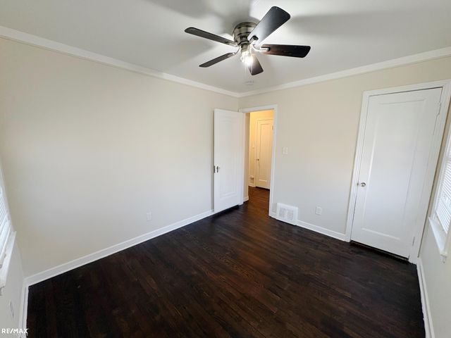 28034 Essex Street, Roseville, MI 48066