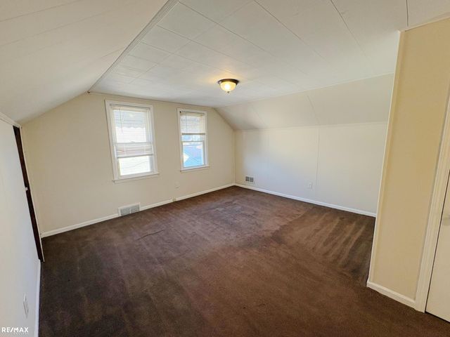 28034 Essex Street, Roseville, MI 48066