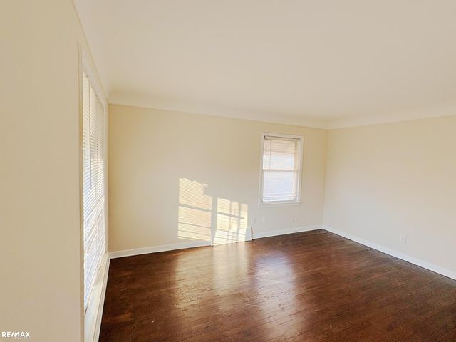 28034 Essex Street, Roseville, MI 48066