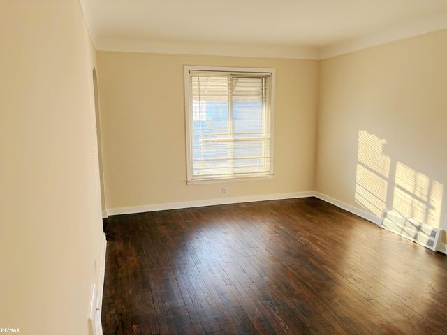 28034 Essex Street, Roseville, MI 48066