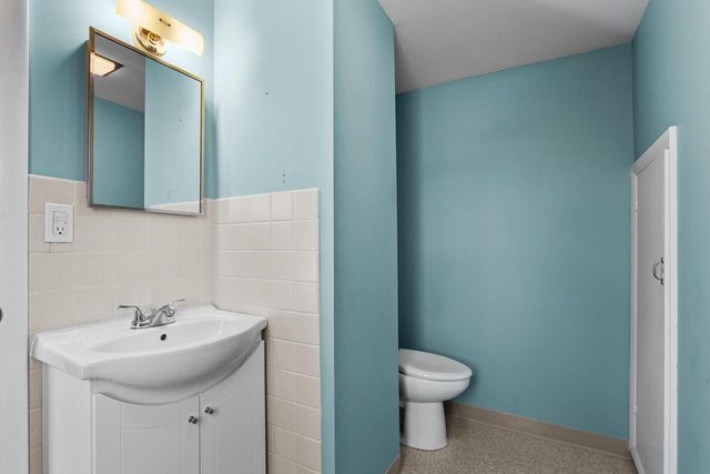 2014 Markham STREET, Manitowoc, WI 54220