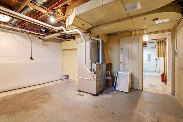 2014 Markham STREET, Manitowoc, WI 54220