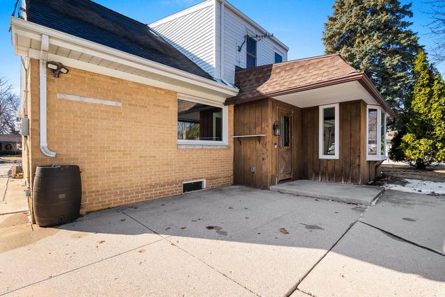 2014 Markham STREET, Manitowoc, WI 54220