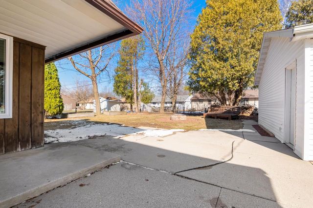 2014 Markham STREET, Manitowoc, WI 54220