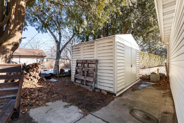 2014 Markham STREET, Manitowoc, WI 54220