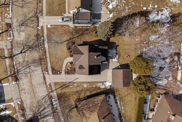 2014 Markham STREET, Manitowoc, WI 54220