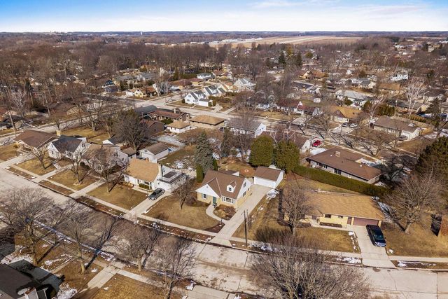 2014 Markham STREET, Manitowoc, WI 54220