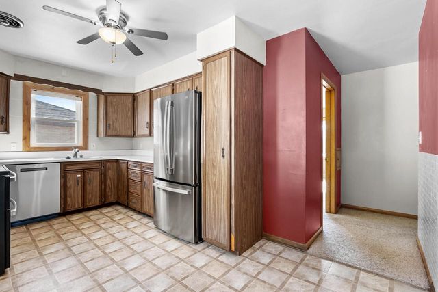 2014 Markham STREET, Manitowoc, WI 54220