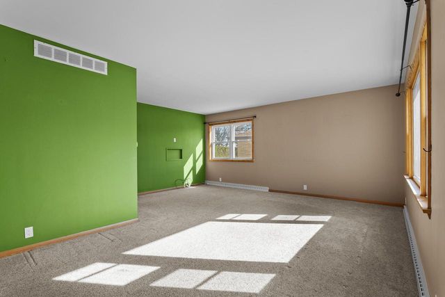 2014 Markham STREET, Manitowoc, WI 54220