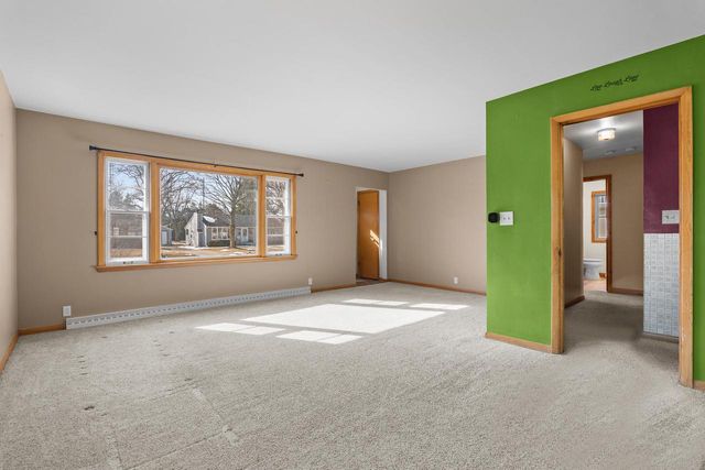 2014 Markham STREET, Manitowoc, WI 54220