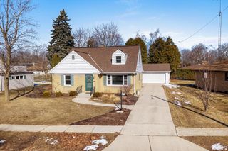 2014 Markham STREET, Manitowoc, WI 54220