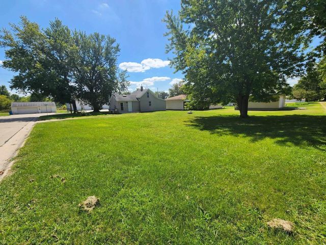 701 Jasper Street, Manchester, IA 52057