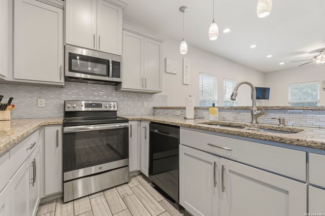 128 SHARER ST, San Antonio, TX 78208