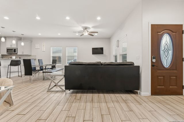 128 SHARER ST, San Antonio, TX 78208