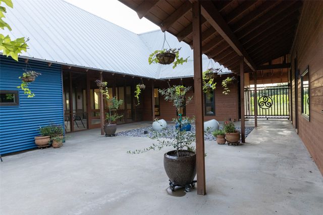 25270 State Highway 6, Hico, TX 76457