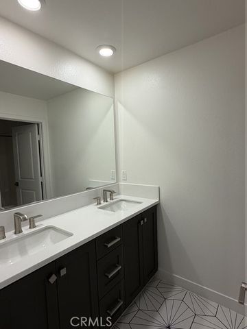 204 Baluster, Irvine, CA 92618