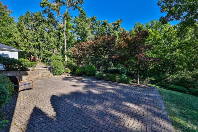 320 Reily Road, Wyoming, OH 45215