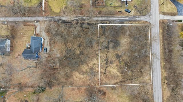 2101 Riverview Avenue, Fox River Grove, IL 60021