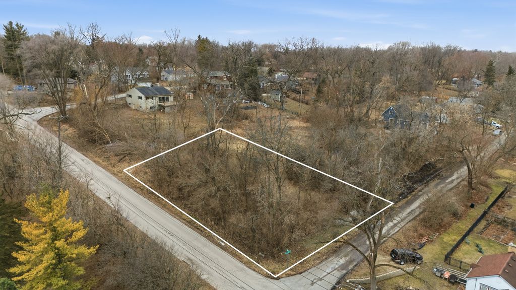 2101 Riverview Avenue, Fox River Grove, IL 60021