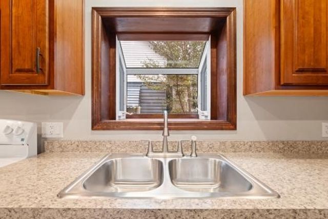 1611 Roemer Blvd, Farrell, PA 16121