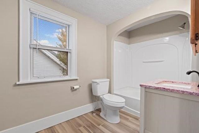 1611 Roemer Blvd, Farrell, PA 16121