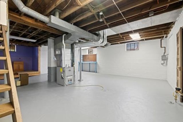 1611 Roemer Blvd, Farrell, PA 16121