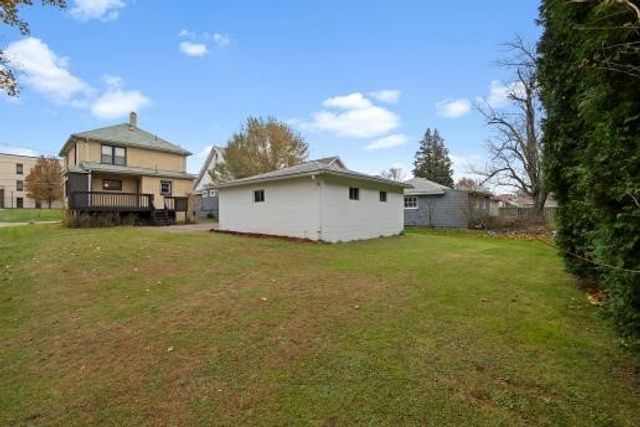 1611 Roemer Blvd, Farrell, PA 16121