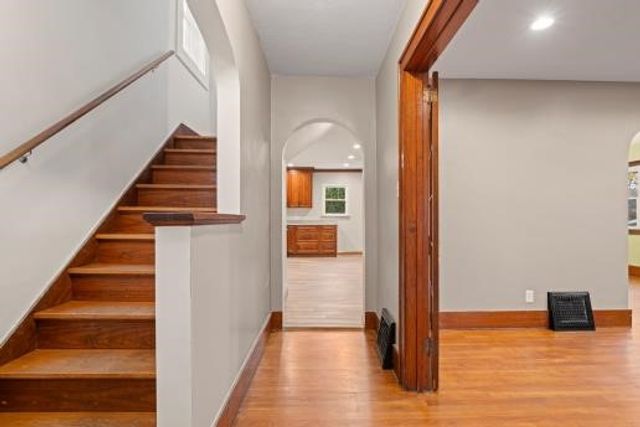 1611 Roemer Blvd, Farrell, PA 16121