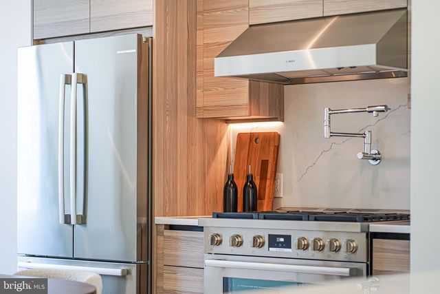 2903 NEWARK ST NW, Washington, DC 20008