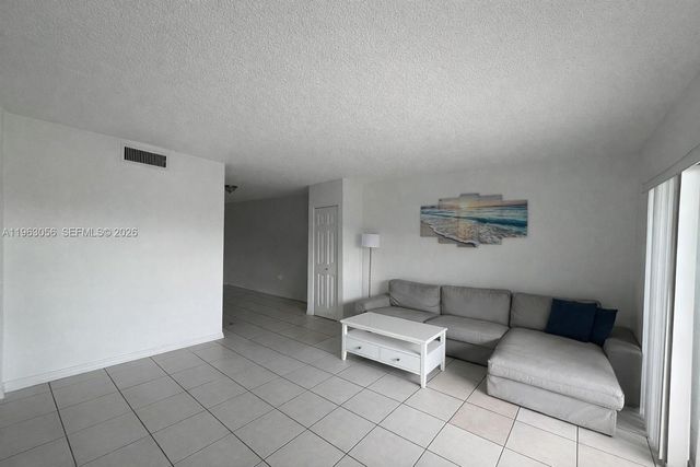 9351 Fontainebleau Blvd B312, Miami, FL 33172