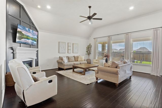 11810 Pearl Lane, Mont Belvieu, TX 77535