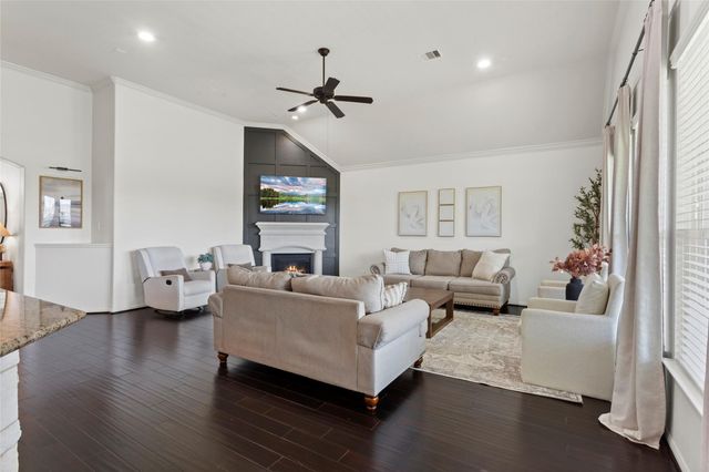 11810 Pearl Lane, Mont Belvieu, TX 77535