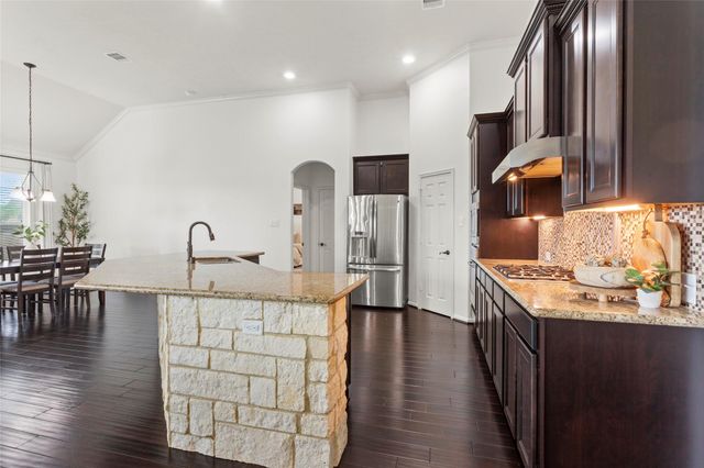 11810 Pearl Lane, Mont Belvieu, TX 77535