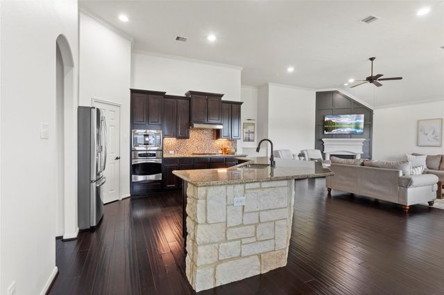 11810 Pearl Lane, Mont Belvieu, TX 77535