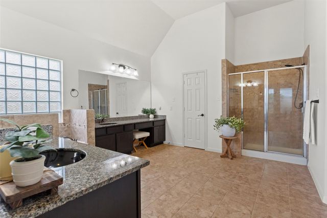 11810 Pearl Lane, Mont Belvieu, TX 77535