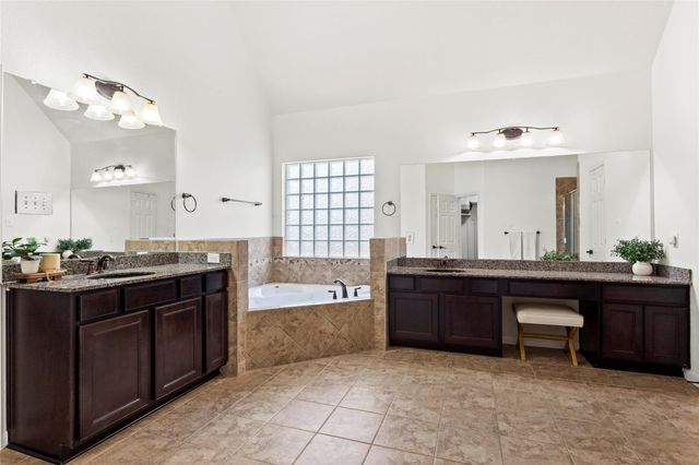 11810 Pearl Lane, Mont Belvieu, TX 77535