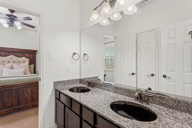 11810 Pearl Lane, Mont Belvieu, TX 77535