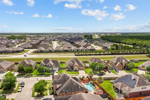 11810 Pearl Lane, Mont Belvieu, TX 77535