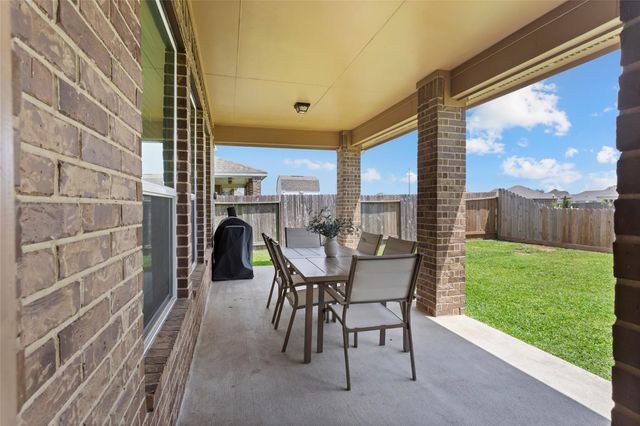 11810 Pearl Lane, Mont Belvieu, TX 77535