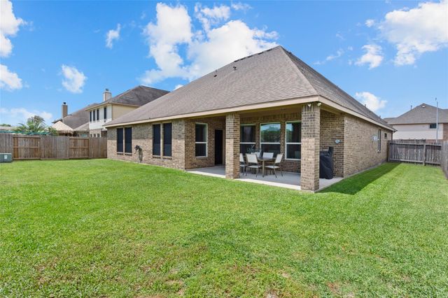11810 Pearl Lane, Mont Belvieu, TX 77535