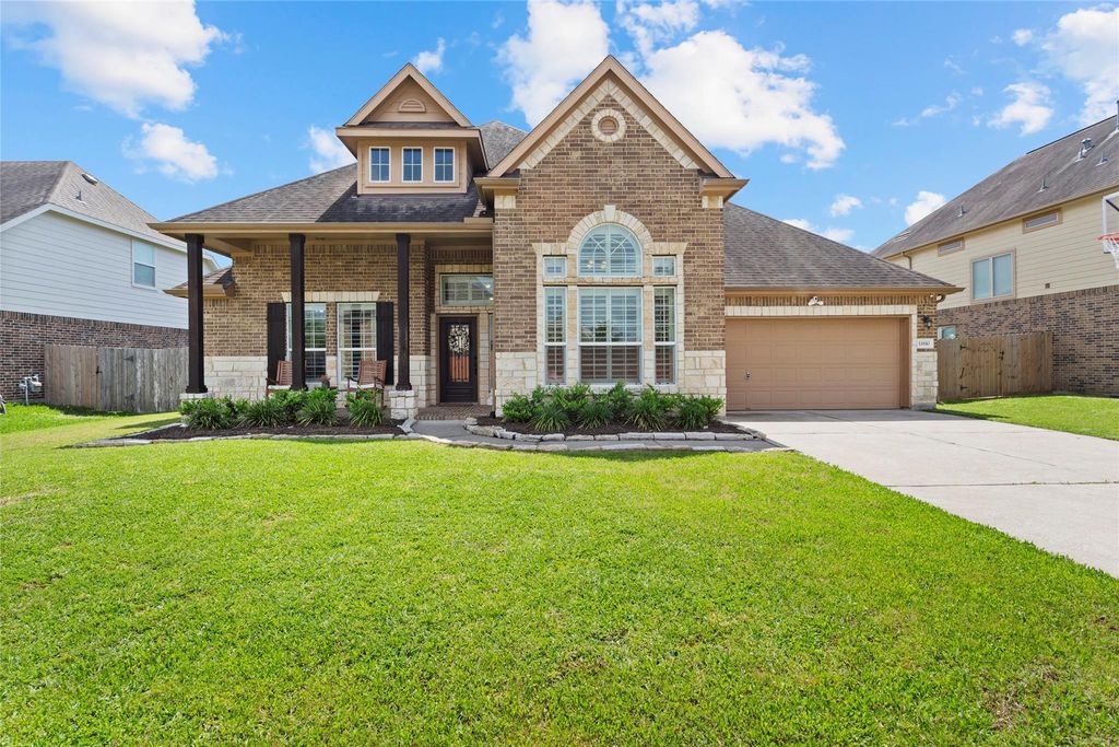 11810 Pearl Lane, Mont Belvieu, TX 77535
