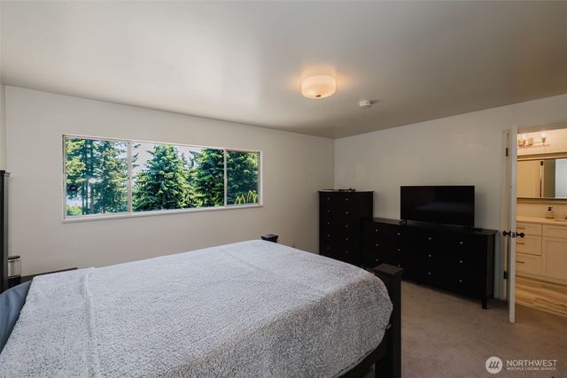 4958 NW Eldorado Boulevard, Bremerton, WA 98312