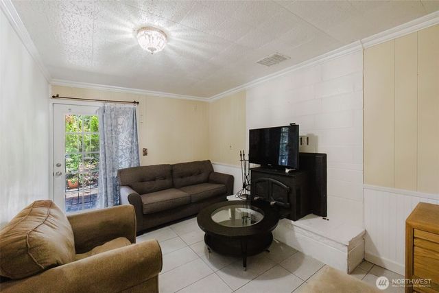 4958 NW Eldorado Boulevard, Bremerton, WA 98312