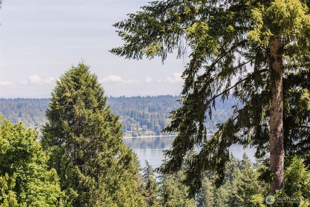 4958 NW Eldorado Boulevard, Bremerton, WA 98312
