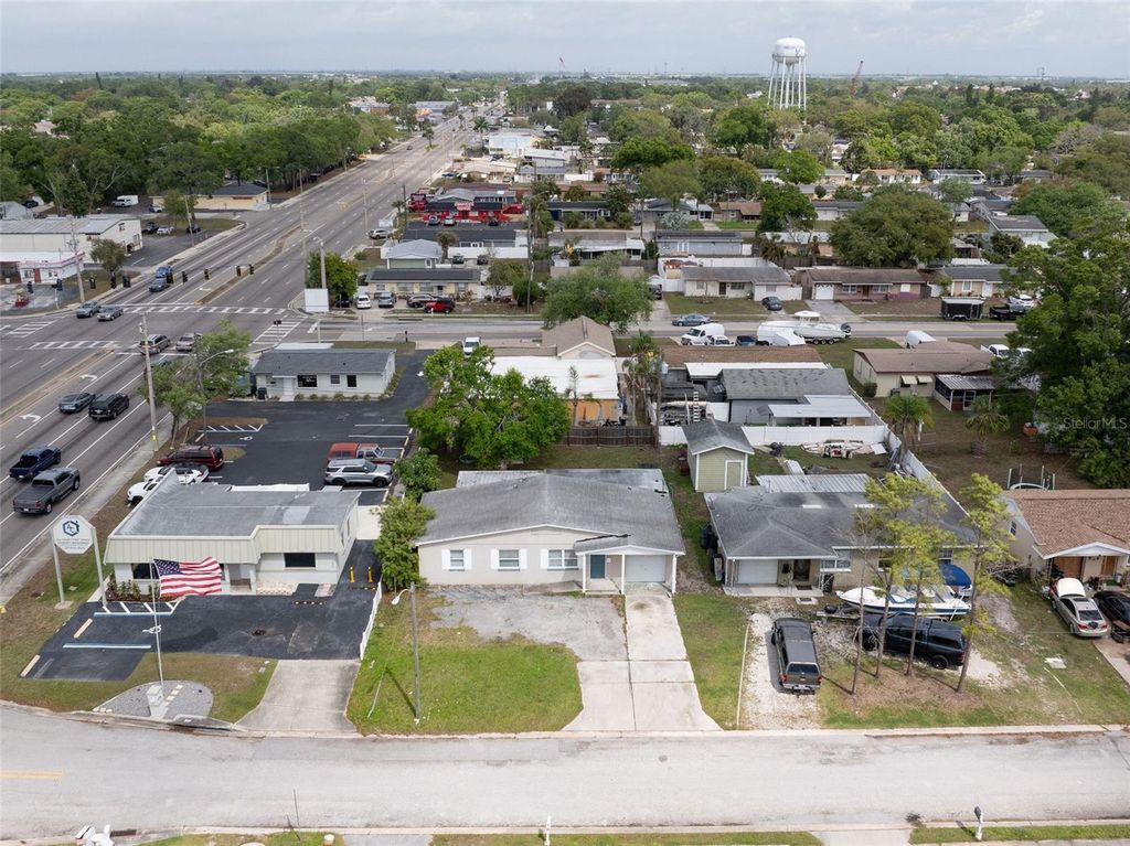 Image 16 of property listing at 4861 81ST AVENUE, Pinellas Park, FL 33781