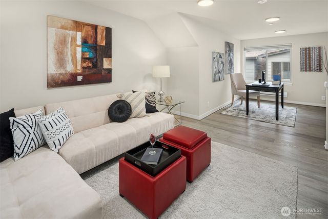 1910 Riva Lane NW, Issaquah, WA 98027