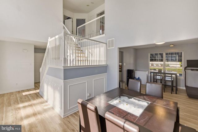 6 LEXINGTON PARK RD, Sicklerville, NJ 08081